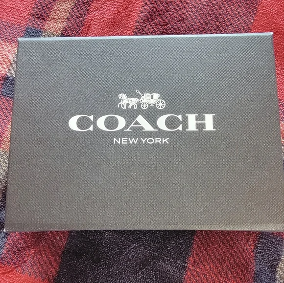 Disney X Coach Mickey hangtag, NIB, from the first Coach Disney collection - Picture 4 of 7